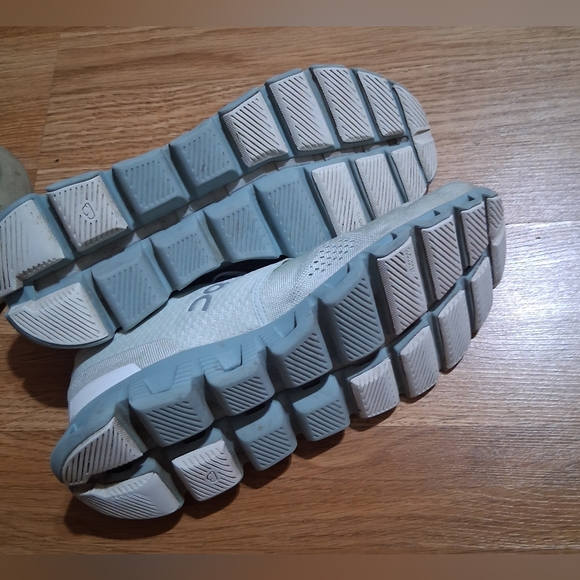 On Running Men\'s Light Blue Athletic Shoes Sz. 10 main image 7